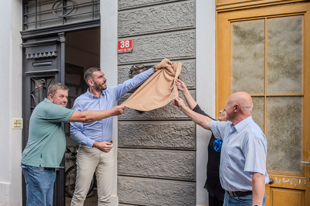 Odkritje spominske plošče Marku Munihu (Foto David Štulc Zornik)