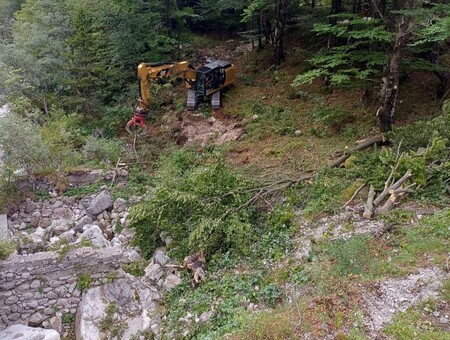Dela na pregradi pri izvirih Tolminke (Hidrotehnik) (15)-1800